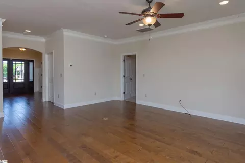 Living - 610 Ladowick Ct, Moore, SC 29369 photo 6 of 7