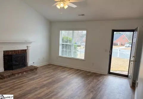 Living - 14 St Thomas Ct, Greer, SC 29651 photo 1 of 2