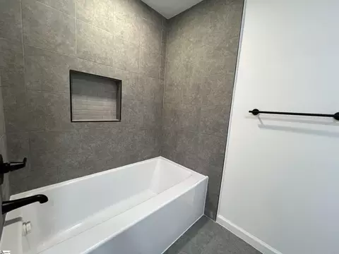 Bath - 1 Hawthrone St, Honea Path, SC 29654 photo 2 of 4