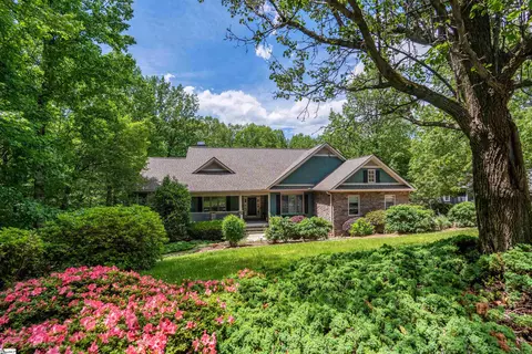 8 Rustic Ct, Landrum, SC 29356