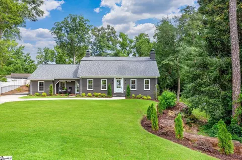 106 Ramblewood Ln, Greenville, SC 29615