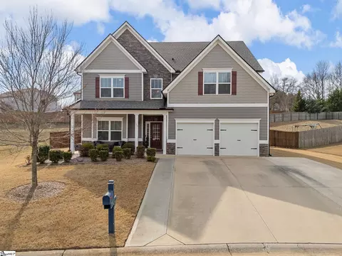 190 Colfax Dr, Boiling Springs, SC 29316