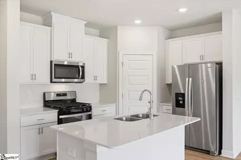 Kitchen - 133 Kerwin Ct, Greer, SC 29651 photo 1 of 4