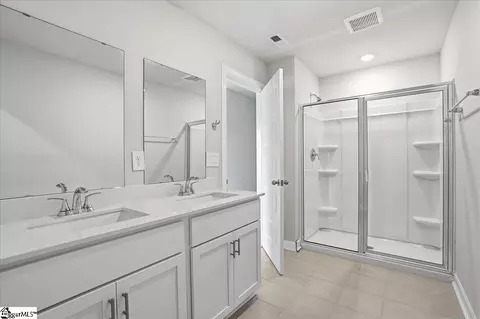 Bath - 133 Kerwin Ct, Greer, SC 29651 photo 1 of 1
