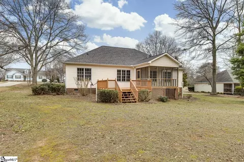 Exterior - 104 Camperdown Ct, Easley, SC 29642 photo 6 of 9