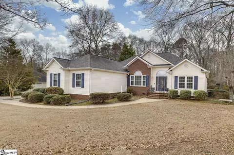 Exterior - 104 Camperdown Ct, Easley, SC 29642 photo 8 of 9