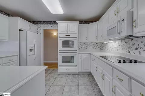 Kitchen - 104 Camperdown Ct, Easley, SC 29642 photo 3 of 9