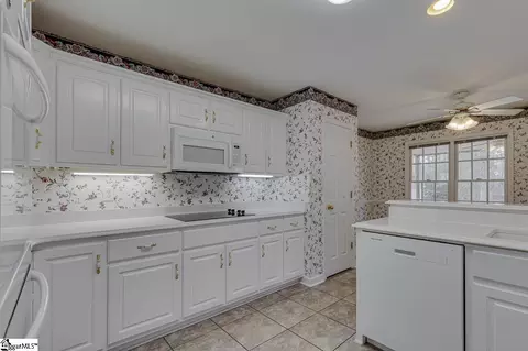 Kitchen - 104 Camperdown Ct, Easley, SC 29642 photo 8 of 9