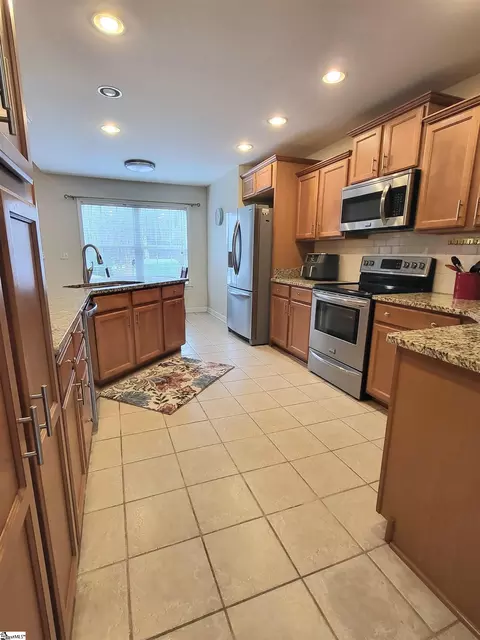 Kitchen - 828 Bishop Ave, Greer, SC 29651 photo 5 of 6