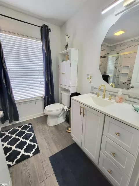 Bath - 828 Bishop Ave, Greer, SC 29651 photo 9 of 9