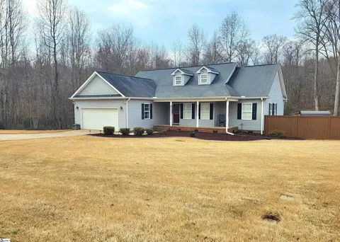 828 Bishop Ave, Greer, SC 29651