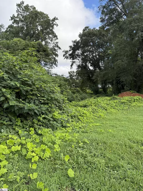 1650 Farley Ave, Spartanburg, SC 29301