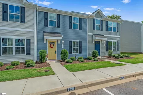 126 Fernside Ct, Greenville, SC 29617