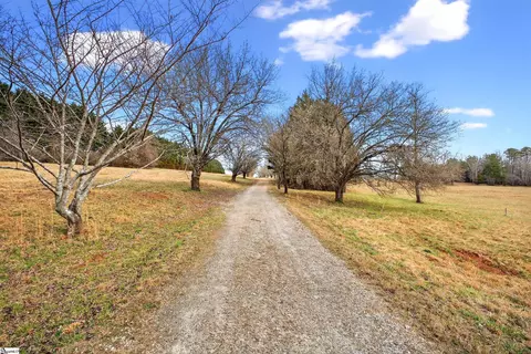 524 Hendricks Rd, Easley, SC 29642