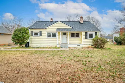 220 Donnan Rd, Taylors, SC 29687