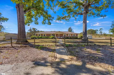 232 Strawberry Rd, Anderson, SC 29626
