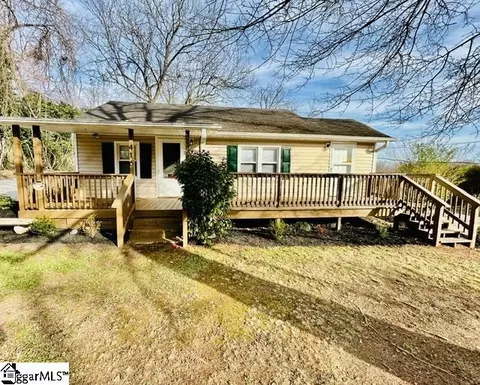 416 Wood Rd, Taylors, SC 29687