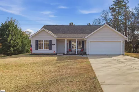 100 Muskogee Ln, Gray Court, SC 29645