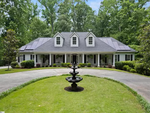 119 Oak Crest Cir, Seneca, SC 29672