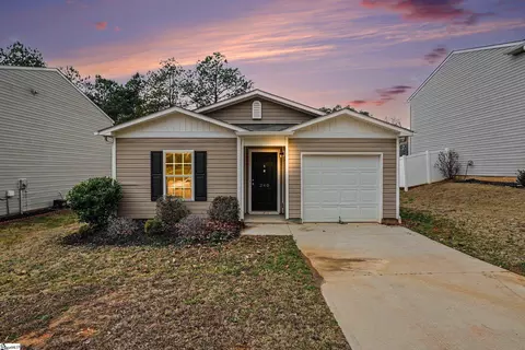 240 Cotton Creek Dr, Spartanburg, SC 29302