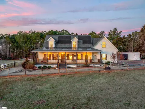 620 Hobbysville Rd, Roebuck, SC 29376