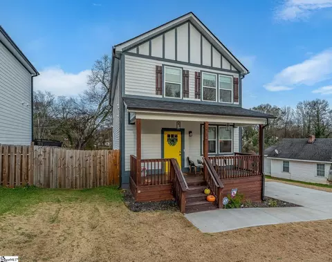 14 Blackwood St, Greenville, SC 29611