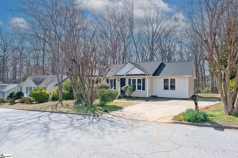 200 Dunwoody Dr, Simpsonville, SC 29681