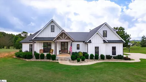 2015 Walhalla Hwy, Pickens, SC 29671