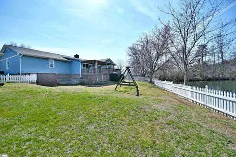 Exterior - 201 Buckingham Rd, Easley, SC 29640 photo 9 of 10