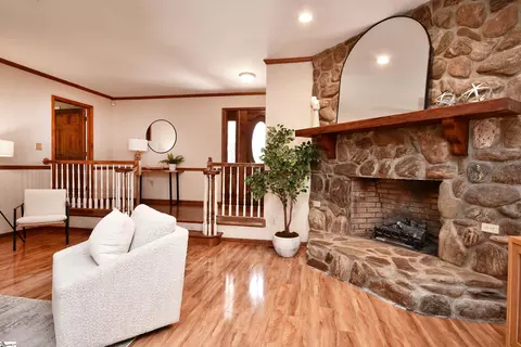Entry Way - 201 Buckingham Rd, Easley, SC 29640 photo 1 of 4