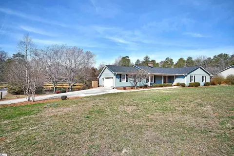 Exterior - 201 Buckingham Rd, Easley, SC 29640 photo 3 of 10