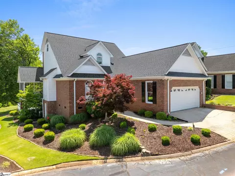 310 Greenview Cir, Greenville, SC 29609