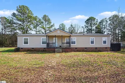 1004 Chapman Rd, Belton, SC 29627