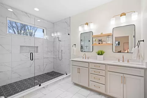 Bath - 126 Briarpark Dr, Greer, SC 29651 photo 2 of 5