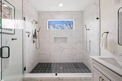 Bath - 126 Briarpark Dr, Greer, SC 29651 photo 3 of 5