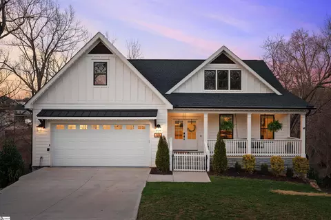 126 Briarpark Dr, Greer, SC 29651