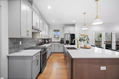 Kitchen - 126 Briarpark Dr, Greer, SC 29651 photo 3 of 4
