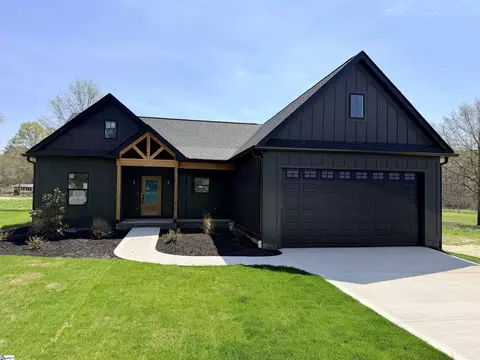 408 Edgewood Dr, Belton, SC 29627