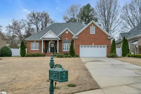 118 Banbury Cir, Simpsonville, SC 29681