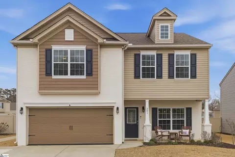 201 Addlestone Cir, Fountain Inn, SC 29644