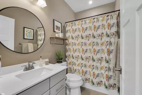 Bath - 105 Verlin Dr, Greenville, SC 29607 photo 4 of 5