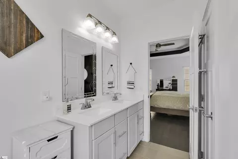 Bath - 105 Verlin Dr, Greenville, SC 29607 photo 1 of 5