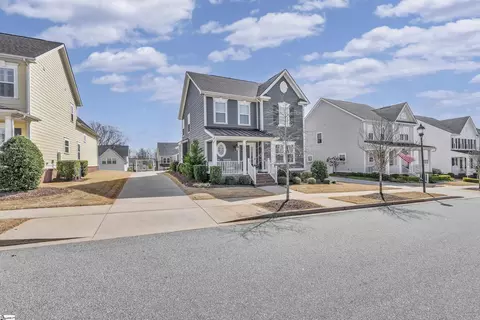 Exterior - 105 Verlin Dr, Greenville, SC 29607 photo 8 of 10