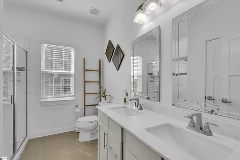 Bath - 105 Verlin Dr, Greenville, SC 29607 photo 3 of 5