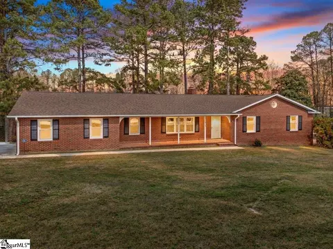 107 Brandon St, Union, SC 29379