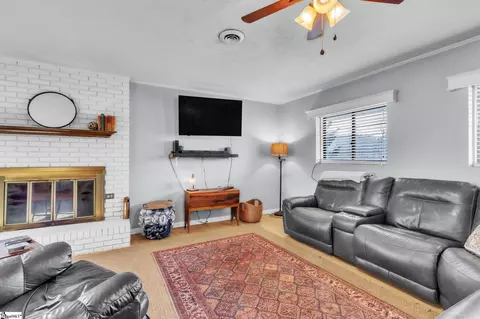 Living - 139 Louise Dr, Pendleton, SC 29670 photo 1 of 1