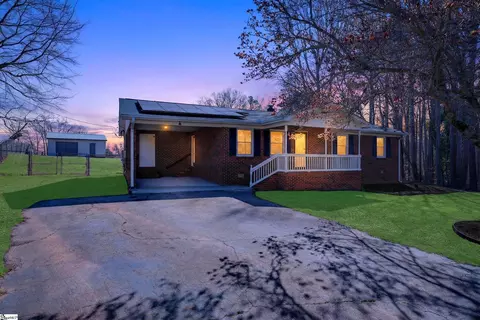 189 Birchwood Dr, Roebuck, SC 29376