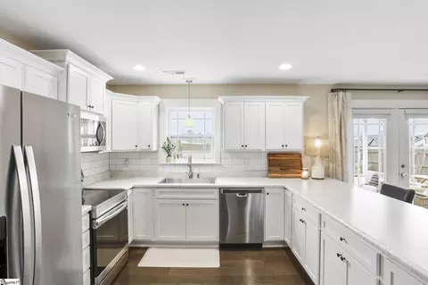 Kitchen - 341 Mill Gin Rd, Campobello, SC 29322 photo 3 of 4