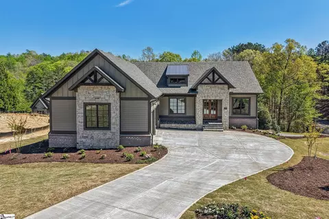 709 Hemlock Ct, Salem, SC 29676