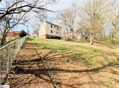 Exterior - 307 Jamestown Rd, Easley, SC 29640 photo 5 of 7